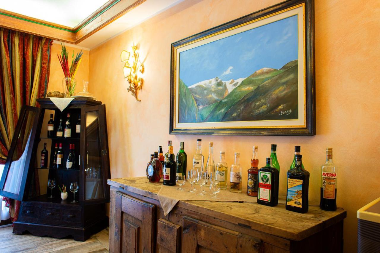 Hotel De Champoluc Extérieur photo