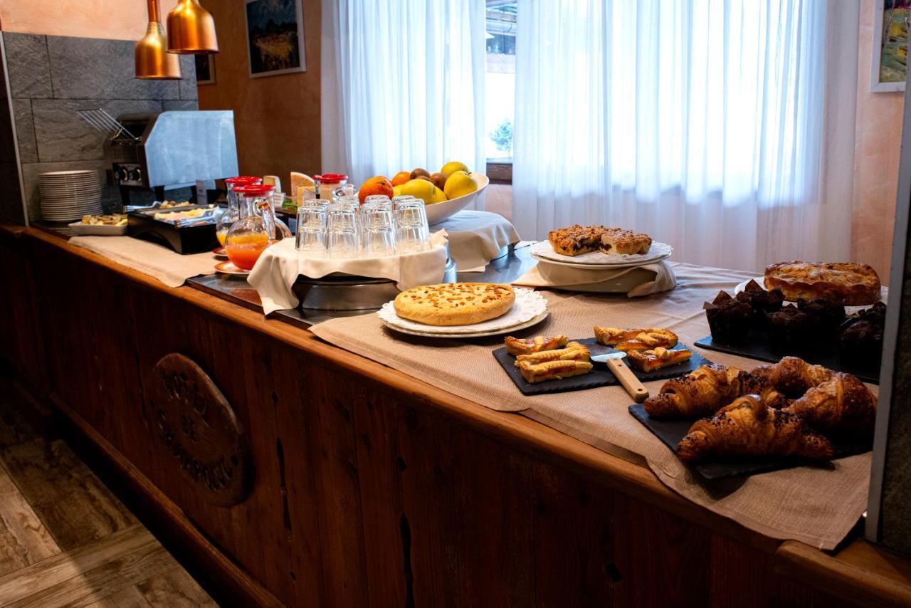 Hotel De Champoluc Extérieur photo
