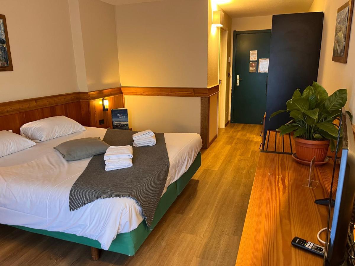 Hotel De Champoluc Extérieur photo