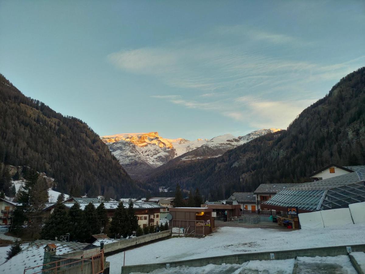 Hotel De Champoluc Extérieur photo