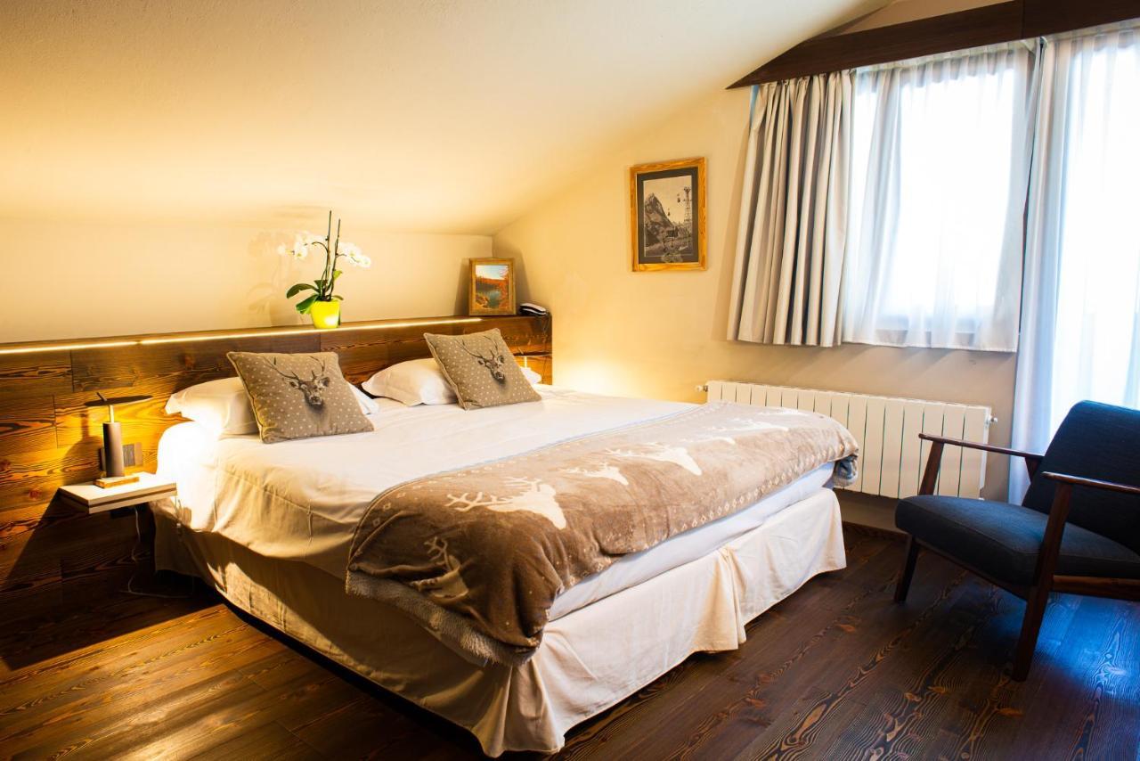 Hotel De Champoluc Extérieur photo