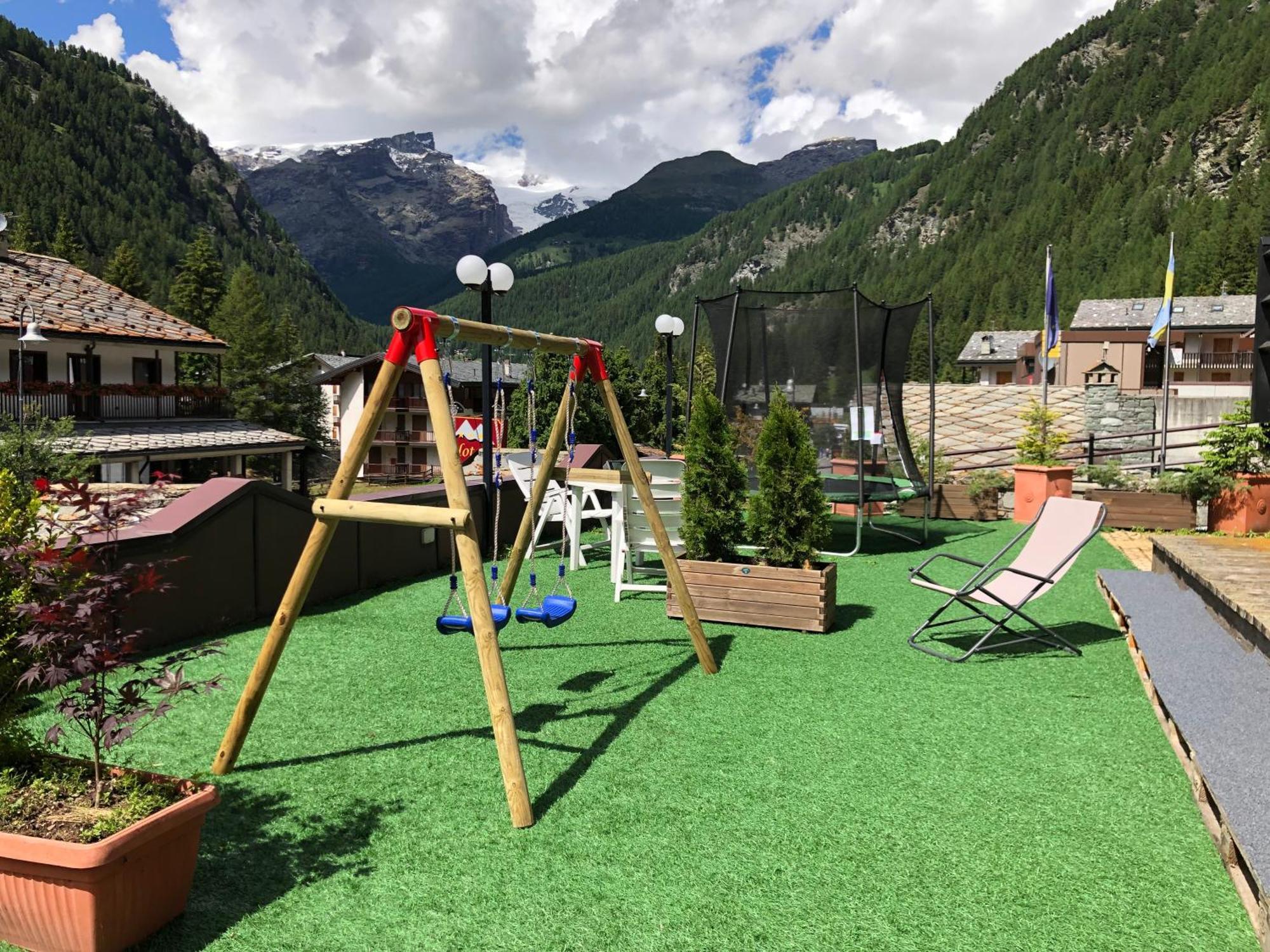 Hotel De Champoluc Extérieur photo