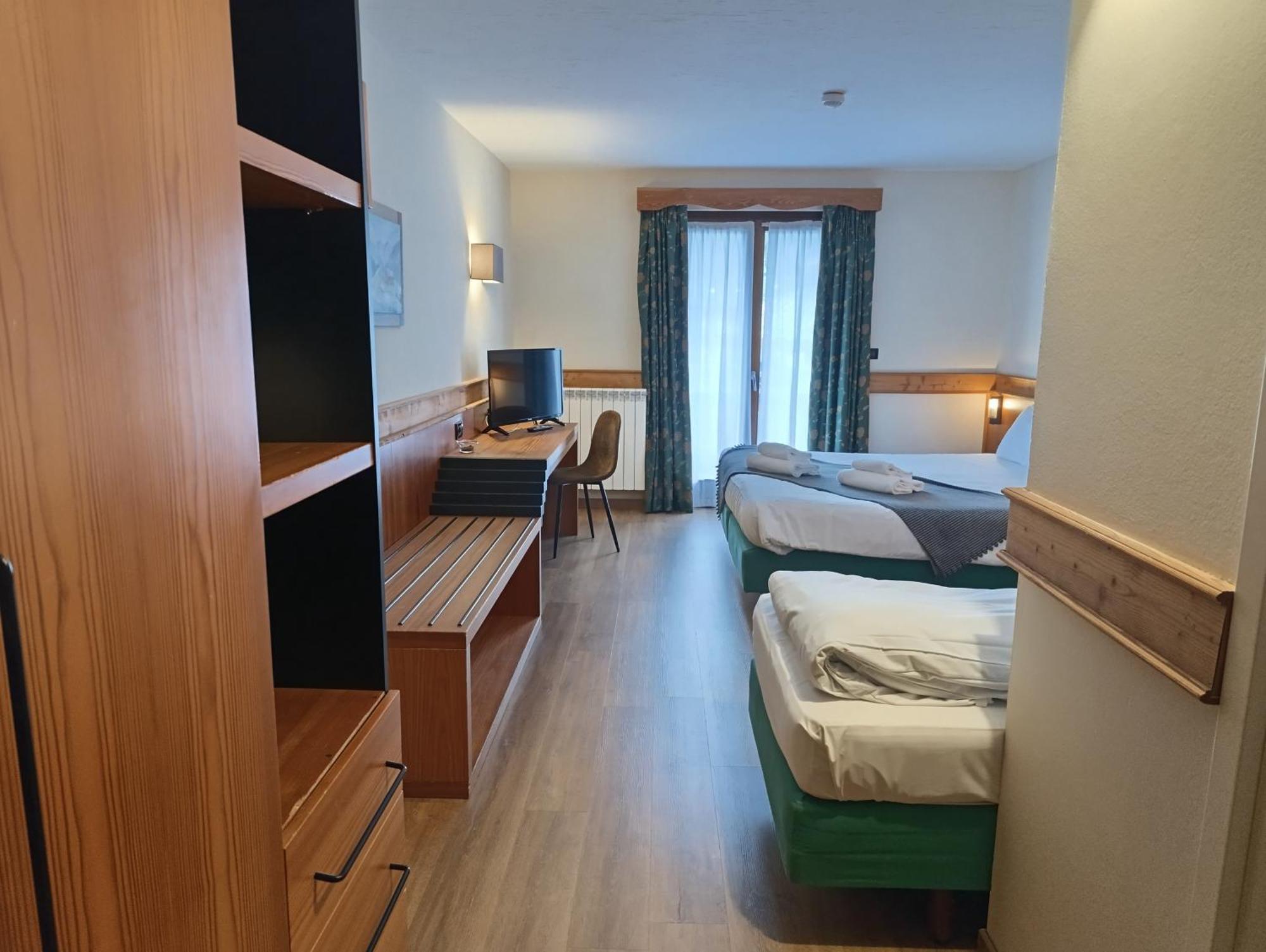 Hotel De Champoluc Extérieur photo